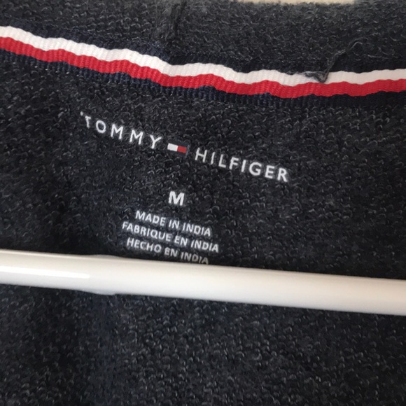 Tommy Hilfiger Cropped Sweatshirt - Picture 2 of 4